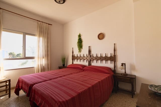 2 bedroom Flat for sale in Dénia with pool garage - € 195,000 (Ref: 9847522)