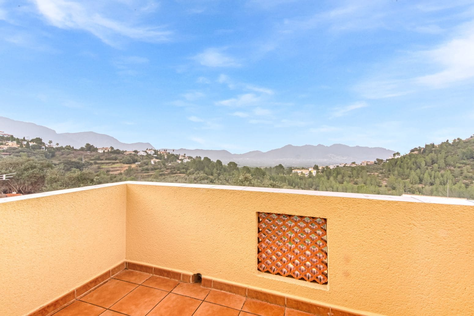 4 chambre Villa/Maison à vendre à Orba avec piscine - 429 000 € (Ref: 9847524)
