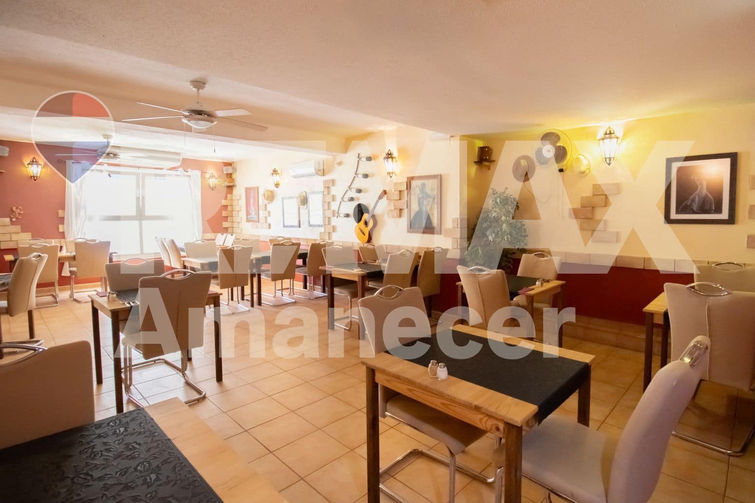 Commercieel te koop in La Veleta - € 218.000 (Ref: 9847525)