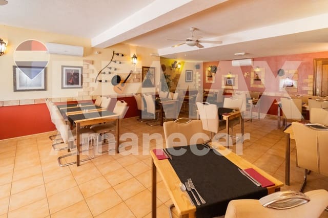 Commercieel te koop in La Veleta, Torrevieja - € 218.000 (Ref: 9847525)