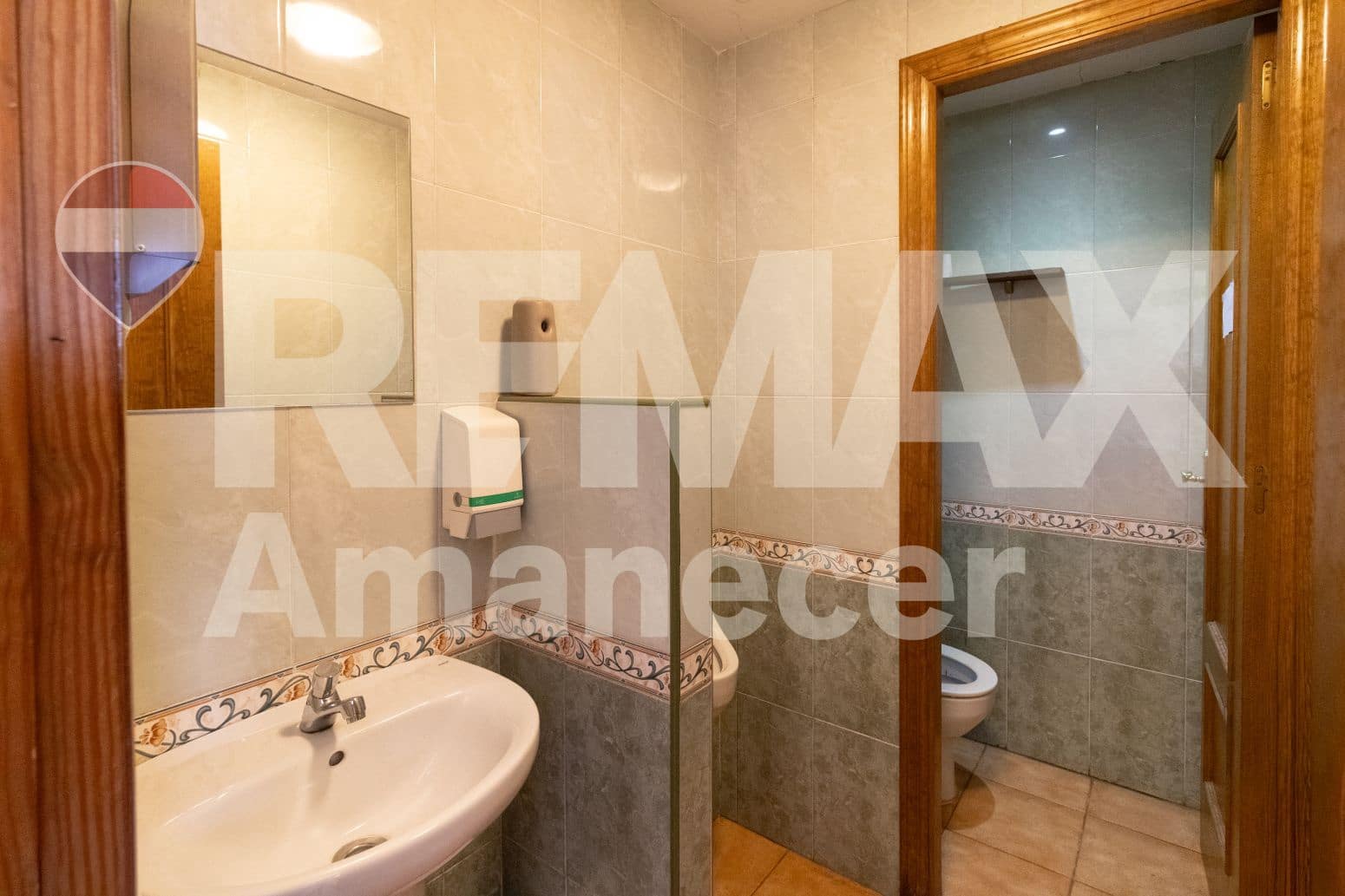 Commercieel te koop in La Veleta - € 218.000 (Ref: 9847525)