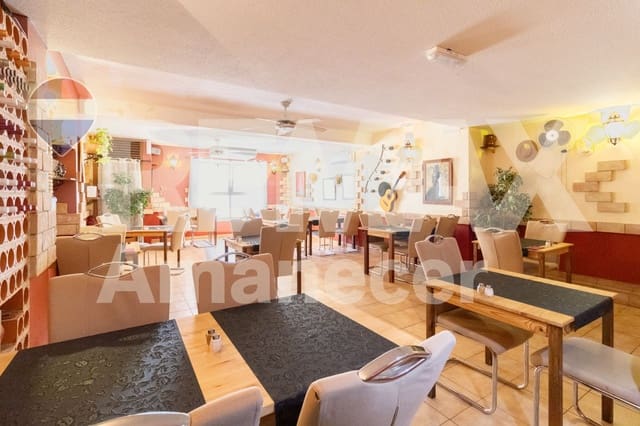 Commercieel te koop in La Veleta, Torrevieja - € 218.000 (Ref: 9847525)