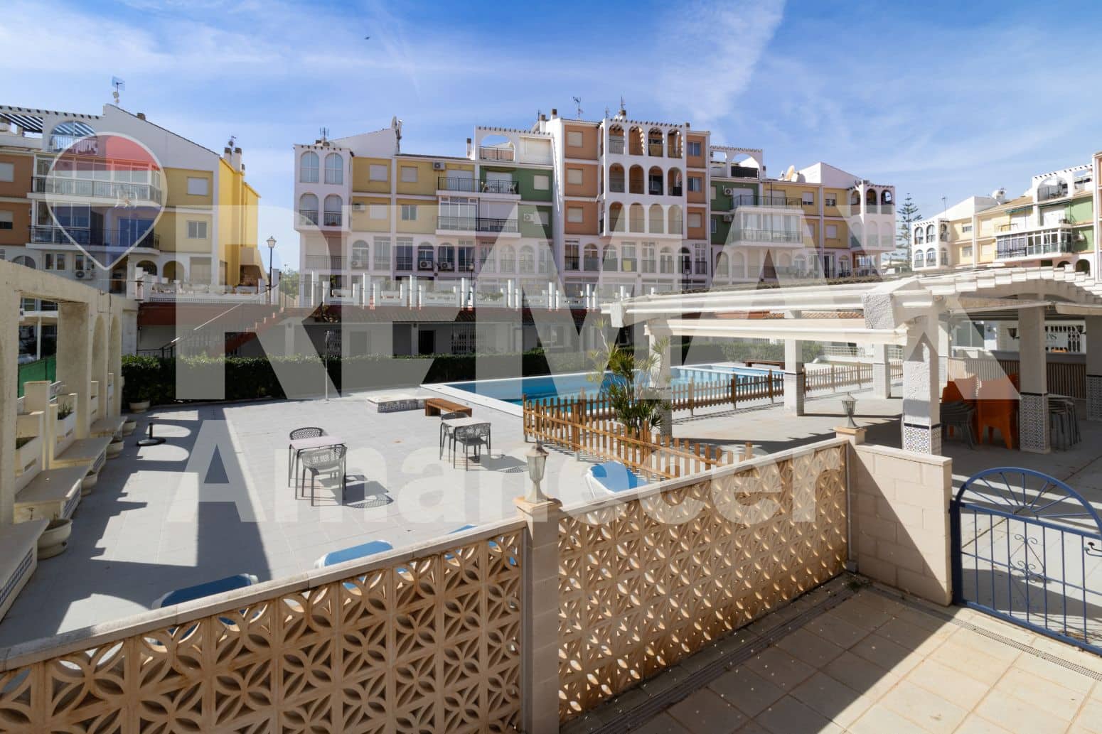 Commercieel te koop in La Veleta - € 218.000 (Ref: 9847525)