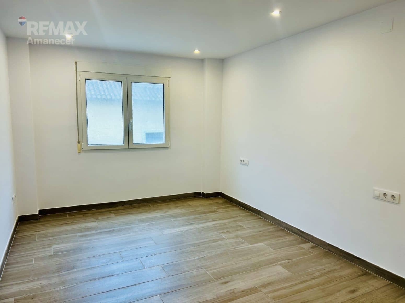 3 bedroom Flat for rent in Denia - € 1,300 (Ref: 9847526)