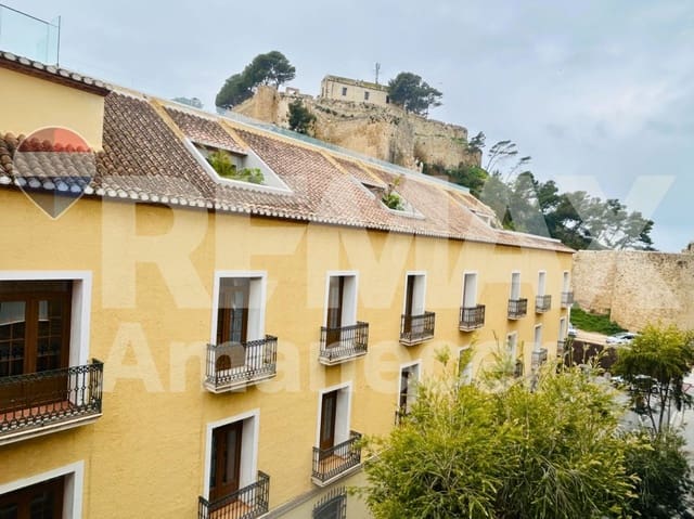 Piso de 4 habitaciones en El Puerto, Dénia en alquiler - 1.500 € (Ref: 9847527)