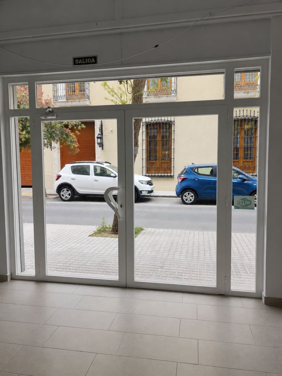 Empresa para arrendar em Denia - 1 100 € (Ref: 9847528)