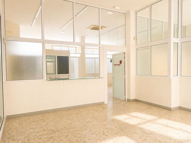 Office for rent in El Puerto, Dénia - € 1,200 (Ref: 9847529)