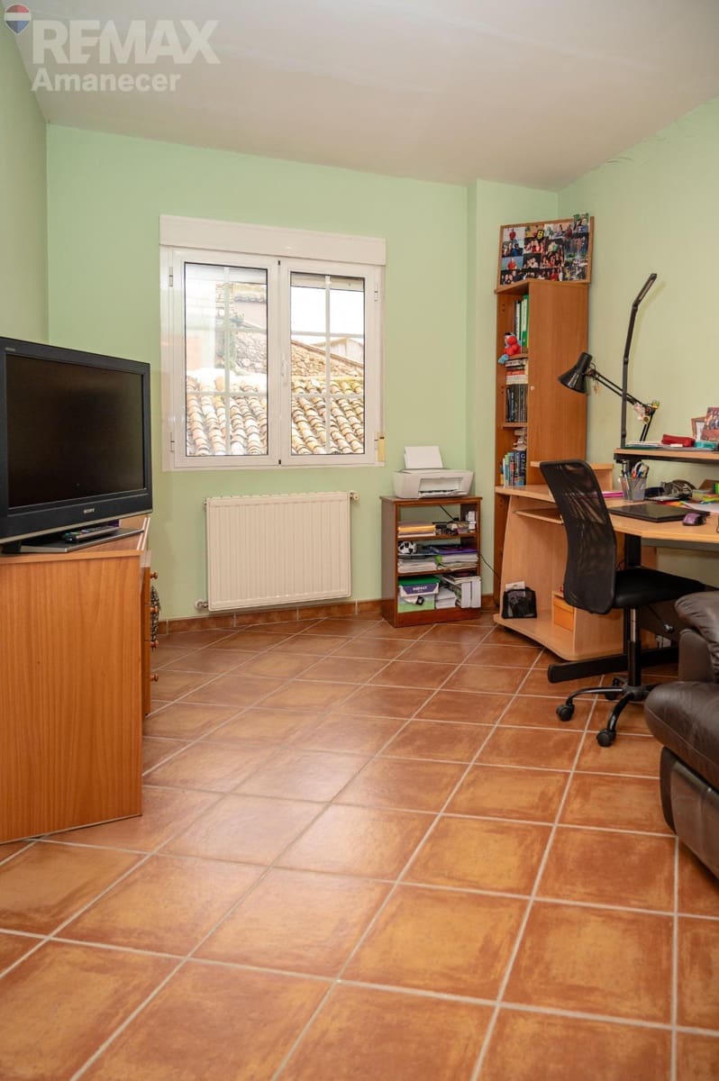 5 bedroom Villa for sale in Alfafara with garage - € 239,000 (Ref: 9847530)