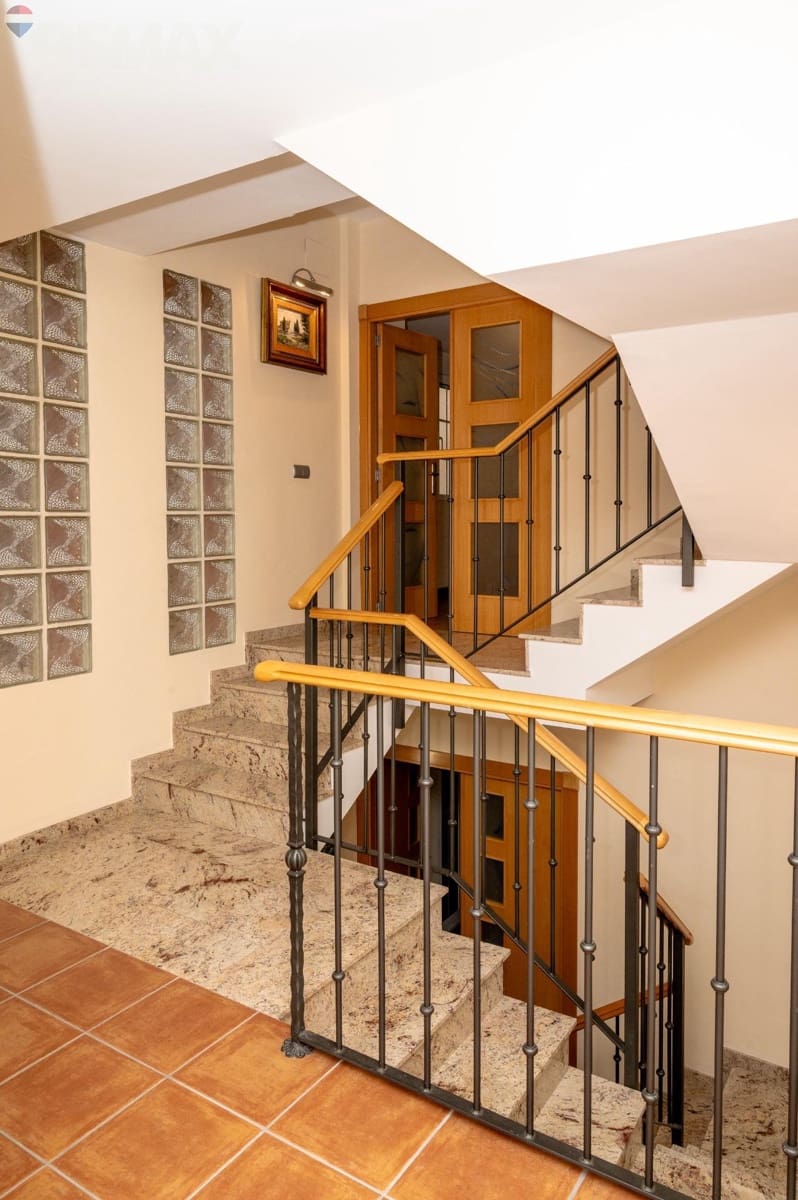 5 bedroom Villa for sale in Alfafara with garage - € 239,000 (Ref: 9847530)