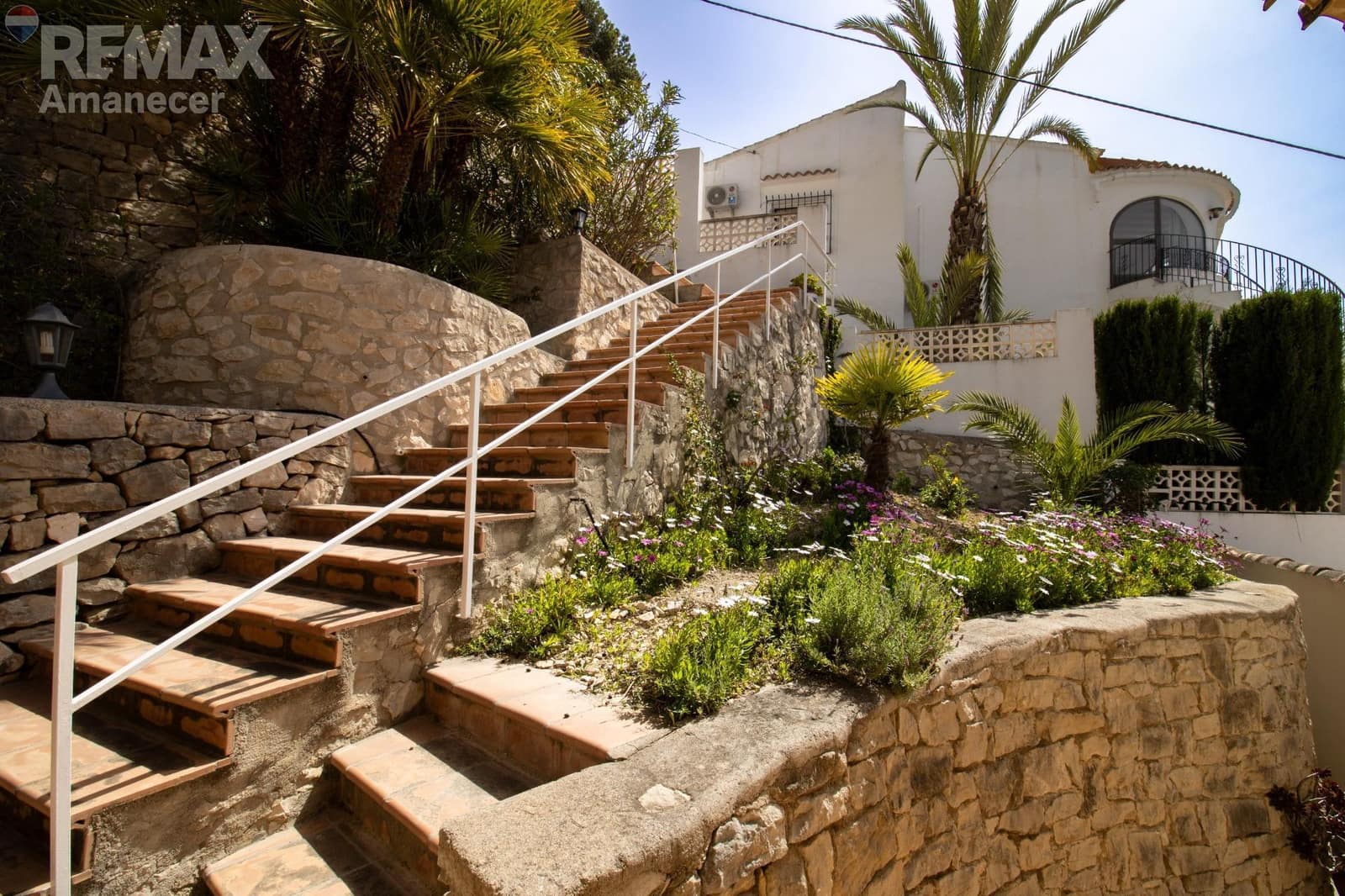 3 soverom Villa til salgs i Montemar med svømmebasseng garasje - € 645 000 (Ref: 9847534)