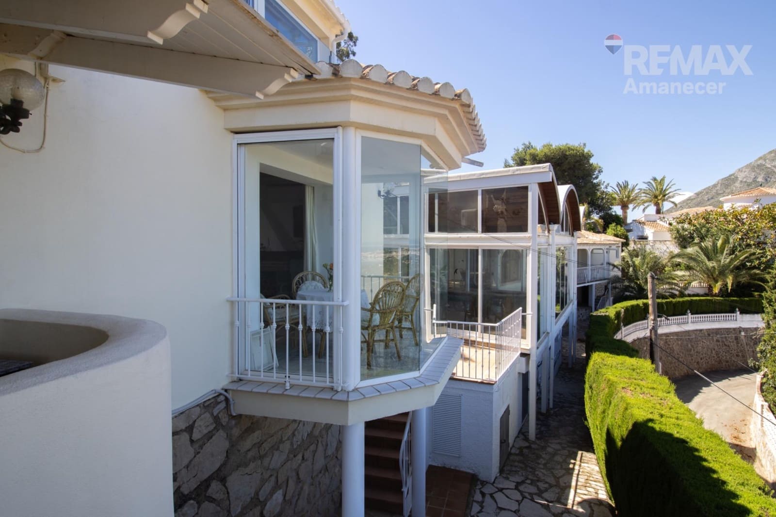 6 bedroom Villa for sale in Denia with garage - € 1,350,000 (Ref: 9849379)
