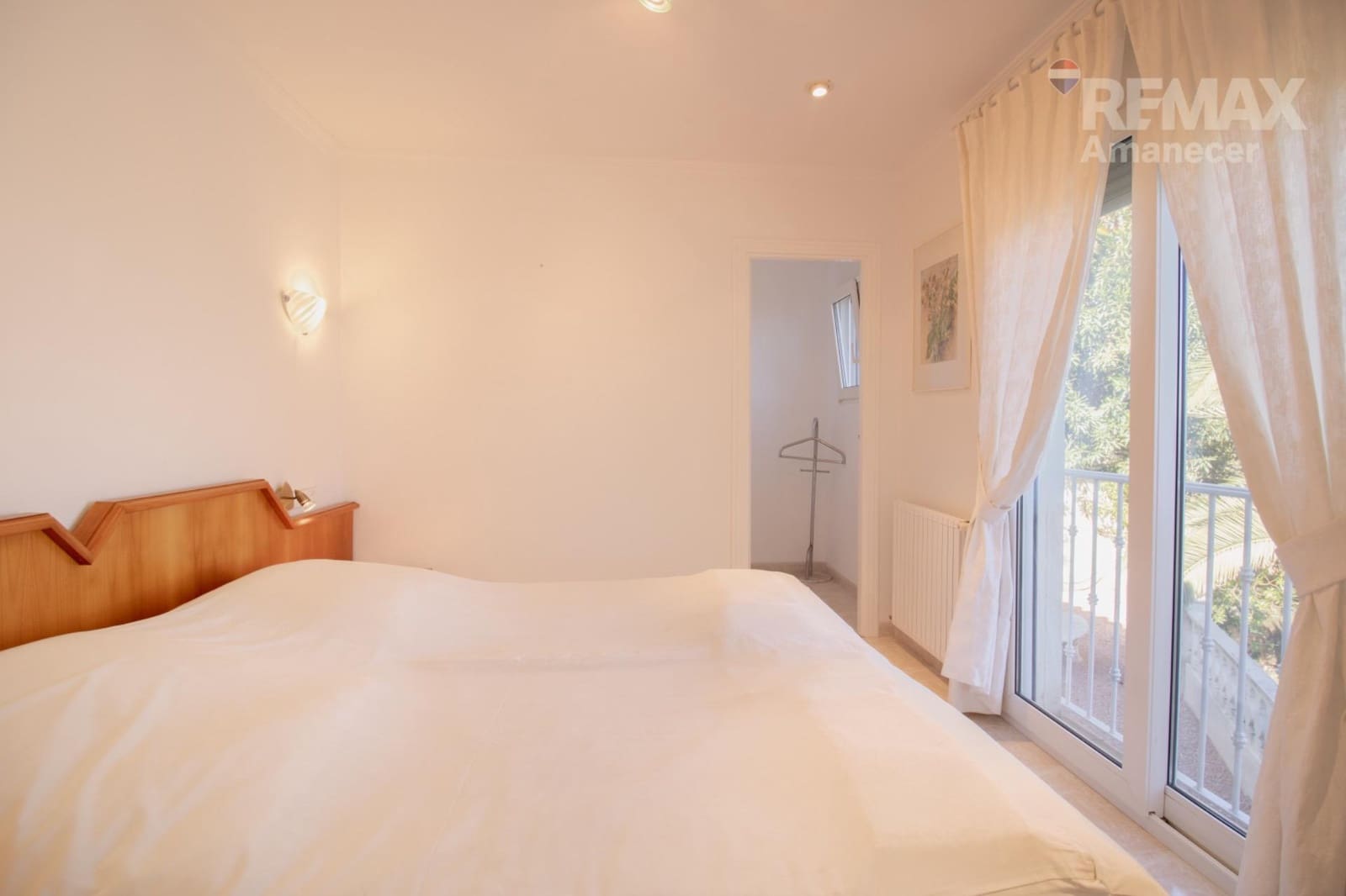 6 bedroom Villa for sale in Denia with garage - € 1,350,000 (Ref: 9849379)
