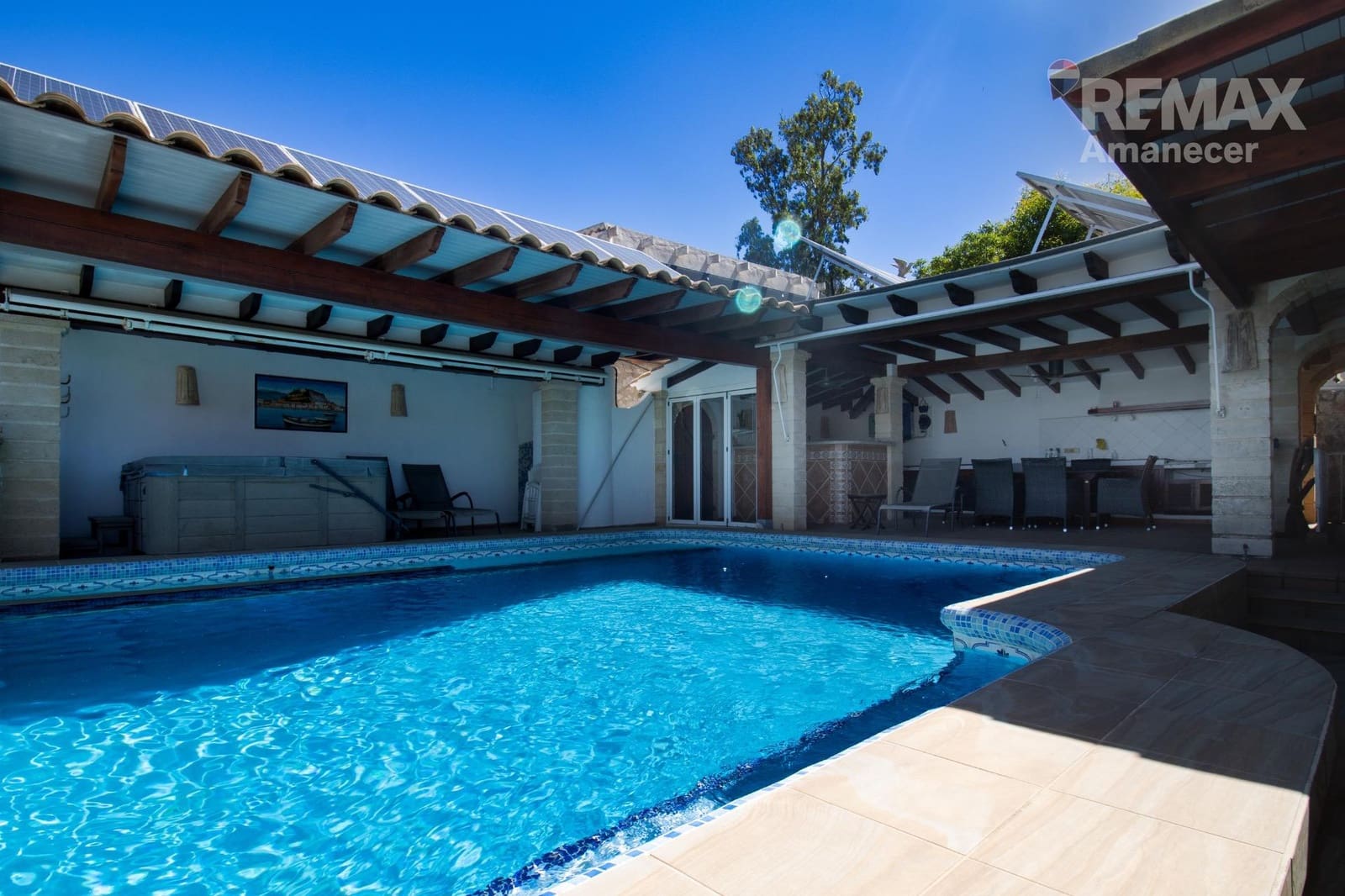 6 bedroom Villa for sale in Denia with garage - € 1,350,000 (Ref: 9849379)