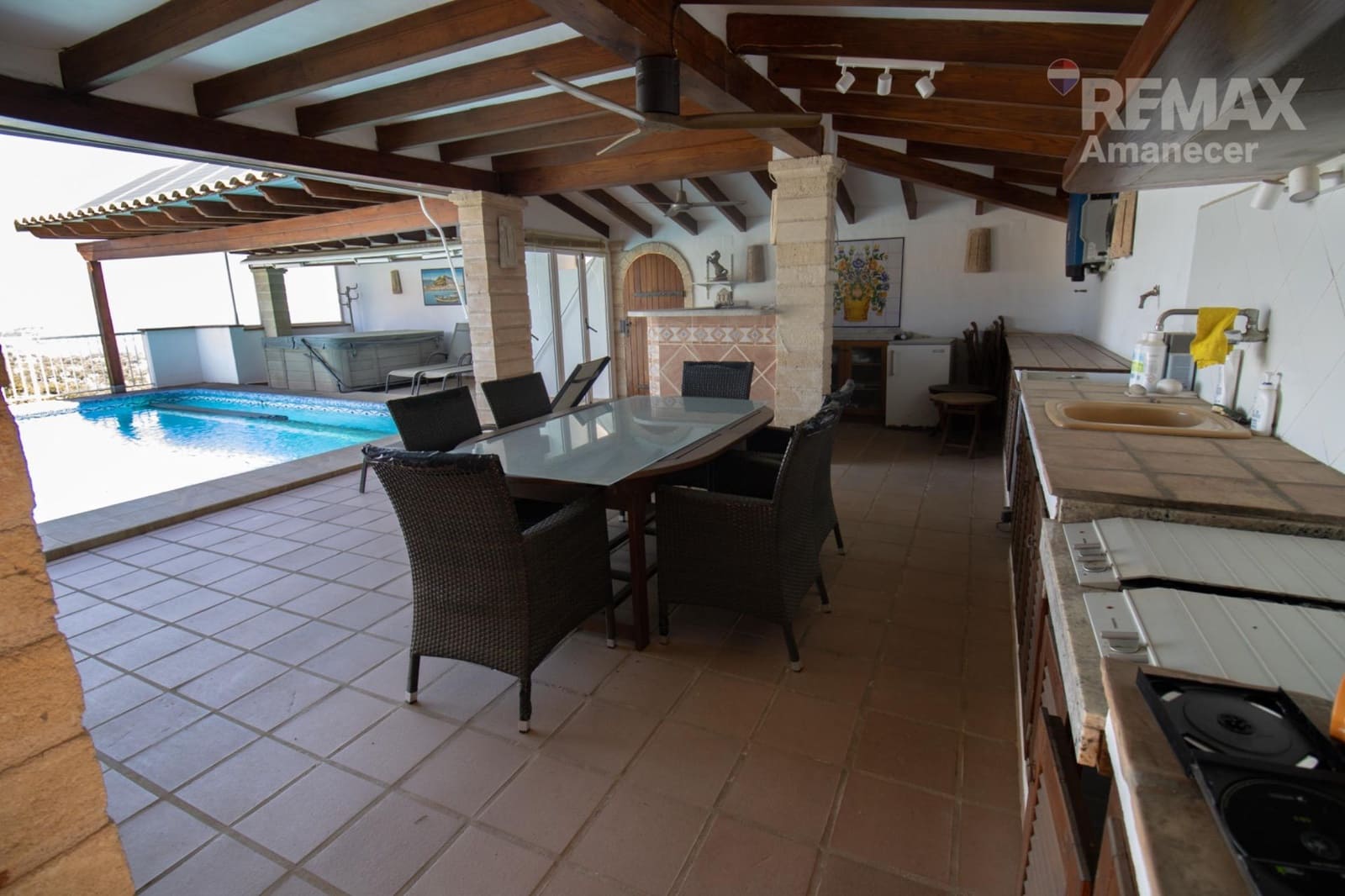 6 bedroom Villa for sale in Denia with garage - € 1,350,000 (Ref: 9849379)