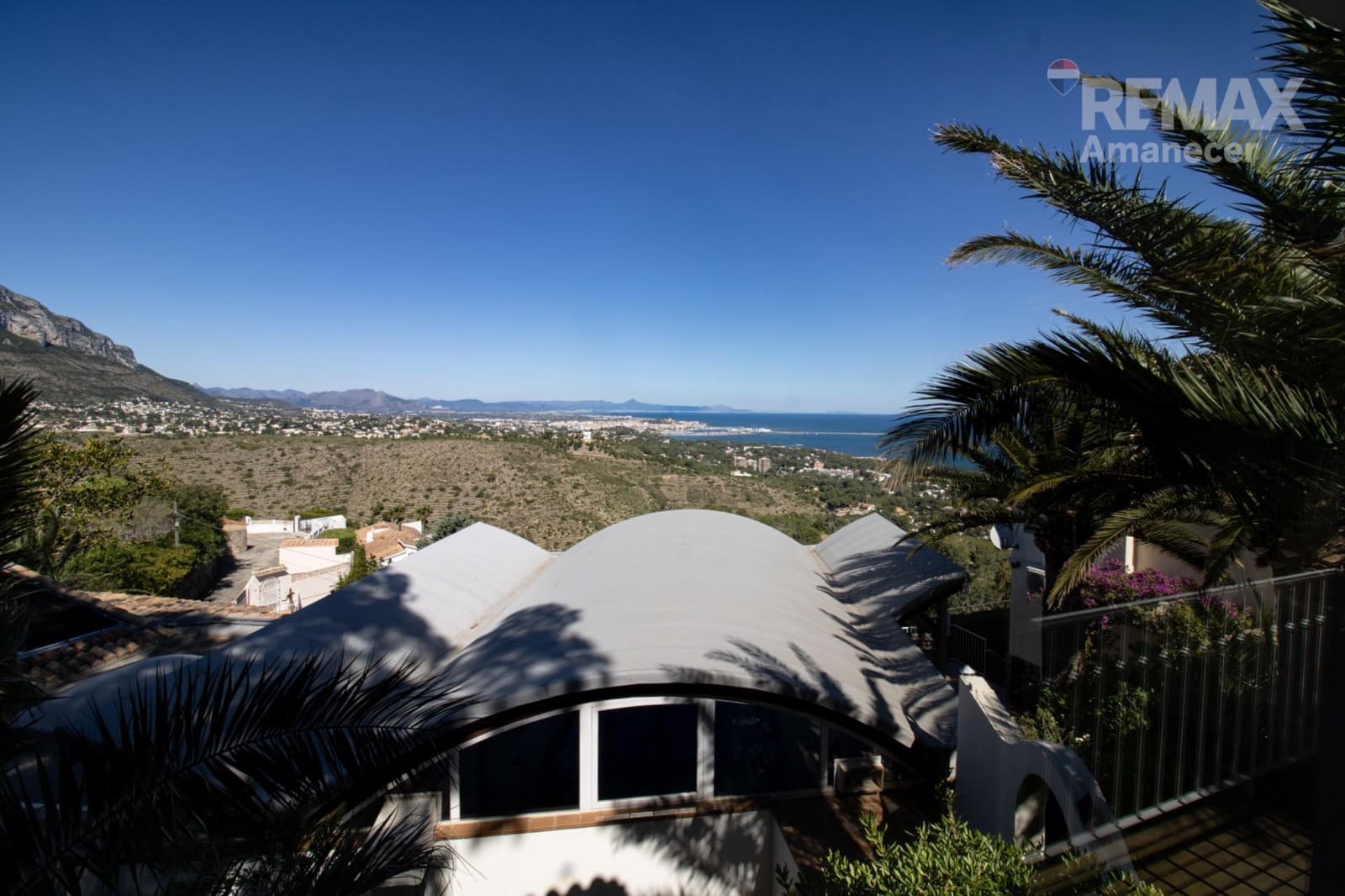 6 bedroom Villa for sale in Denia with garage - € 1,350,000 (Ref: 9849379)