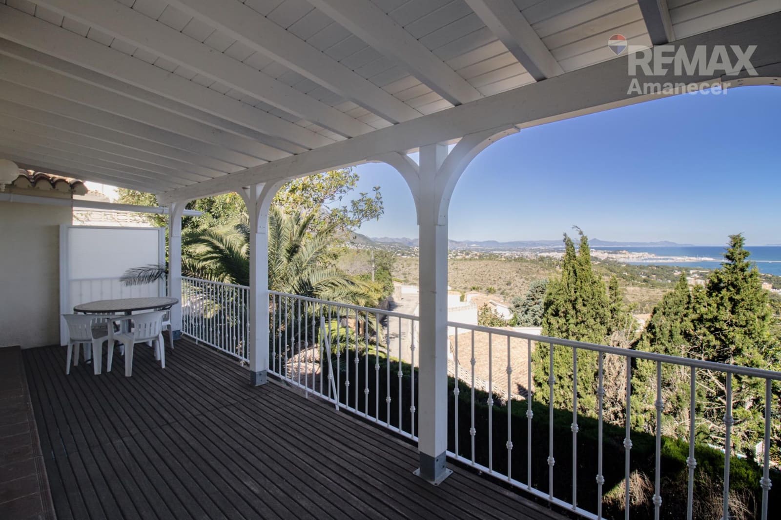 6 bedroom Villa for sale in Denia with garage - € 1,350,000 (Ref: 9849379)