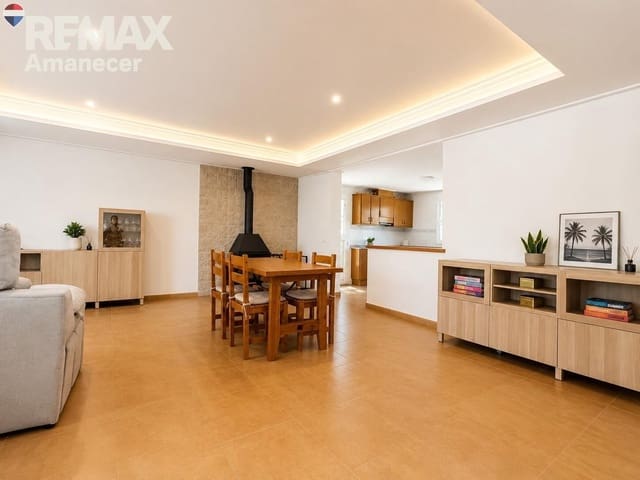 Chalet de 6 habitaciones en Enguera en venta con piscina garaje - 387.000 € (Ref: 9873510)