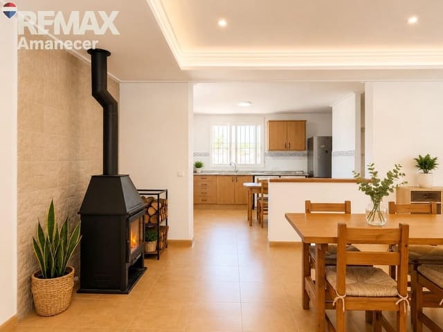 Chalet de 6 habitaciones en Enguera en venta con piscina garaje - 387.000 € (Ref: 9873510)