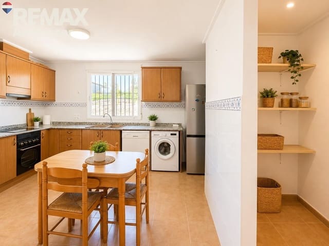Chalet de 6 habitaciones en Enguera en venta con piscina garaje - 387.000 € (Ref: 9873510)