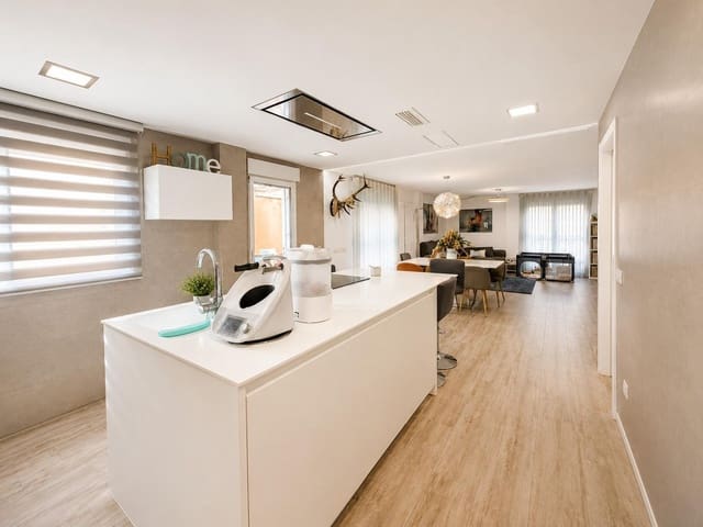 5 chambre Villa/Maison Mitoyenne à vendre à Enguera avec piscine garage - 360 000 € (Ref: 9890386)