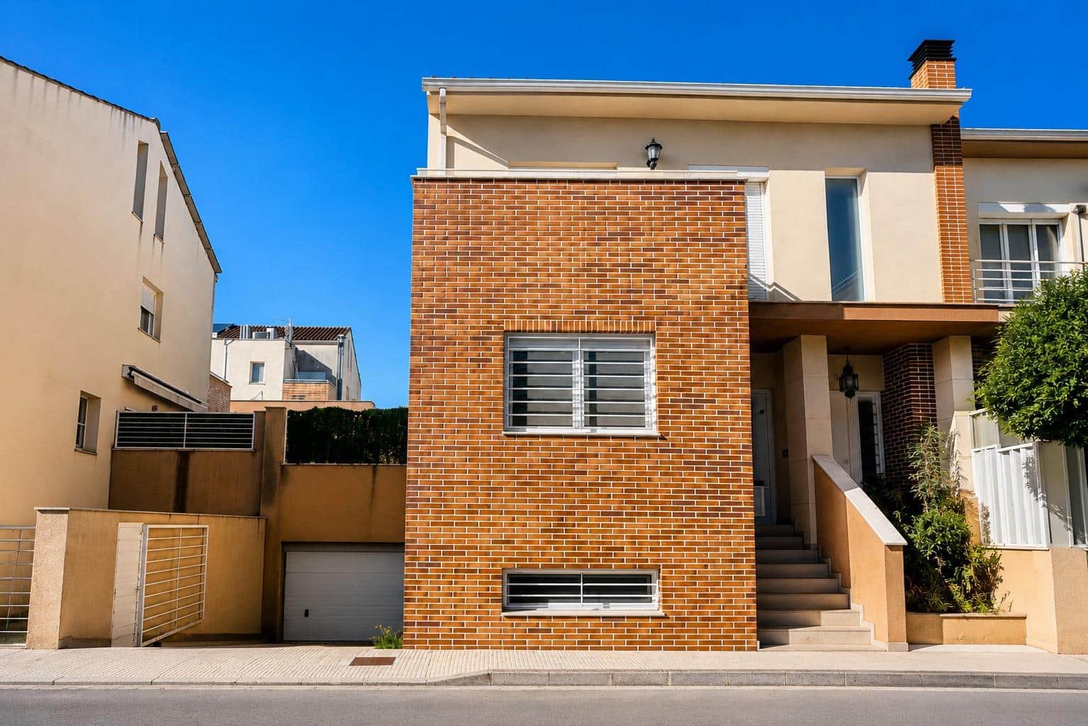 5 chambre Villa/Maison Mitoyenne à vendre à Enguera avec piscine garage - 360 000 € (Ref: 9890386)