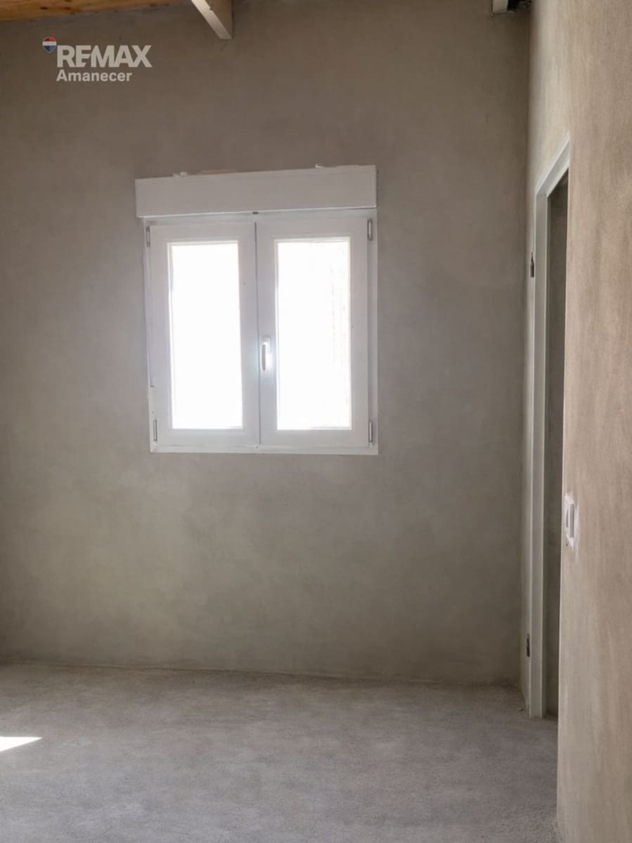 Townhouse for sale in L'Olleria - € 110,000 (Ref: 9890387)