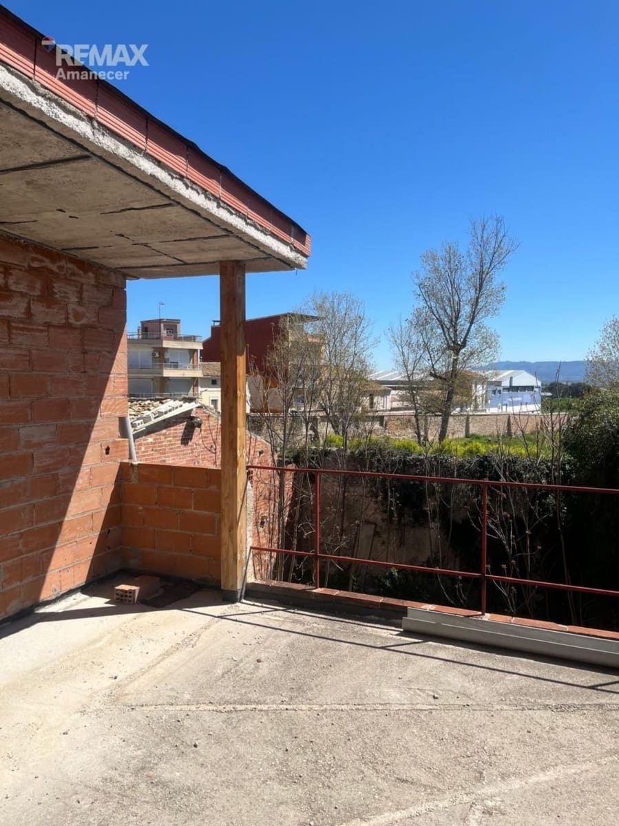 Townhouse for sale in L'Olleria - € 110,000 (Ref: 9890387)