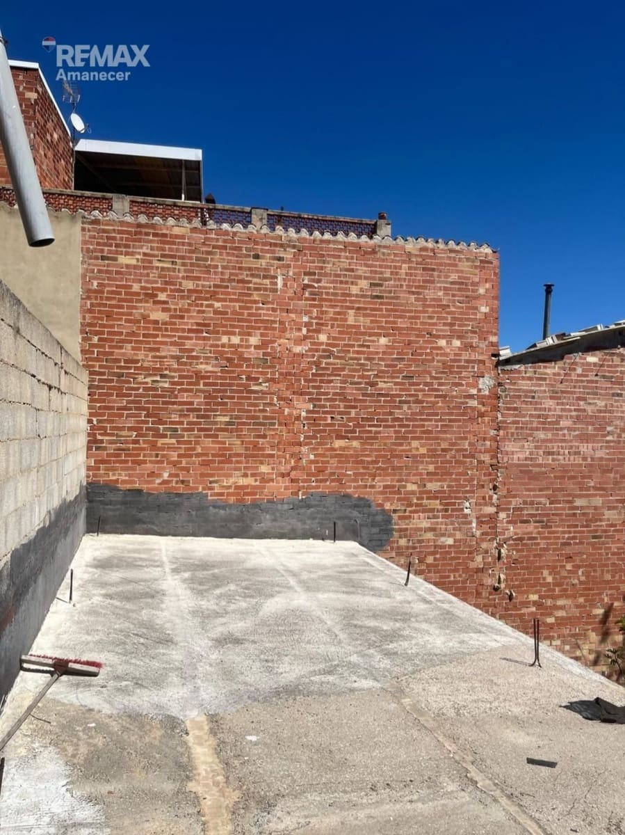 Townhouse for sale in L'Olleria - € 110,000 (Ref: 9890387)