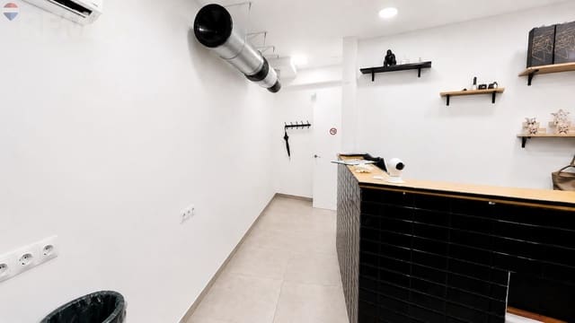 Erhverv til salg i Benidorm - € 200.000 (Ref: 9924620)