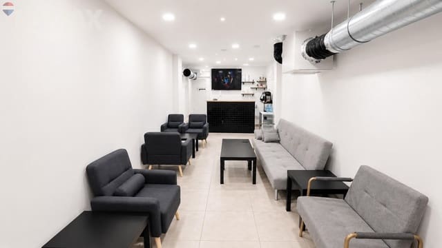 Erhverv til salg i Benidorm - € 200.000 (Ref: 9924620)