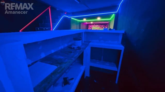 Erhverv til salg i Benidorm - € 200.000 (Ref: 9924620)