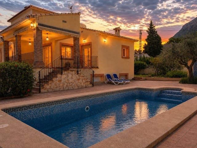 5 soverom Villa til salgs i El Montgó, Dénia med svømmebasseng garasje - € 790 000 (Ref: 9938210)