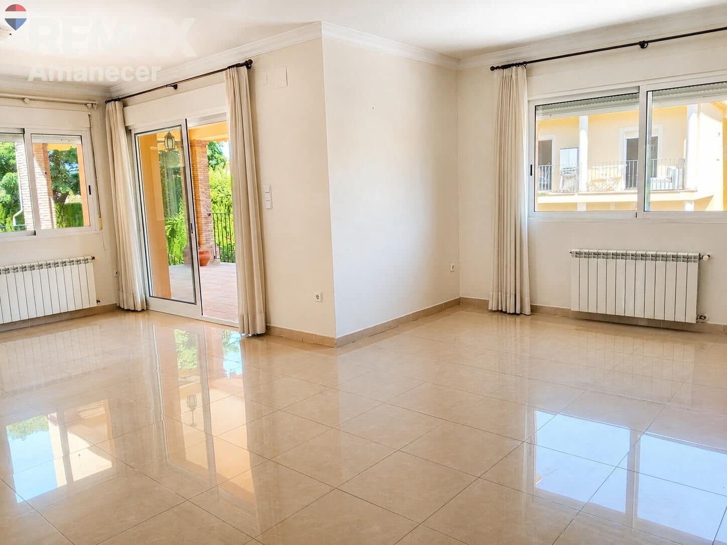 5 bedroom Villa for sale in Denia with pool garage - € 790,000 (Ref: 9938210)