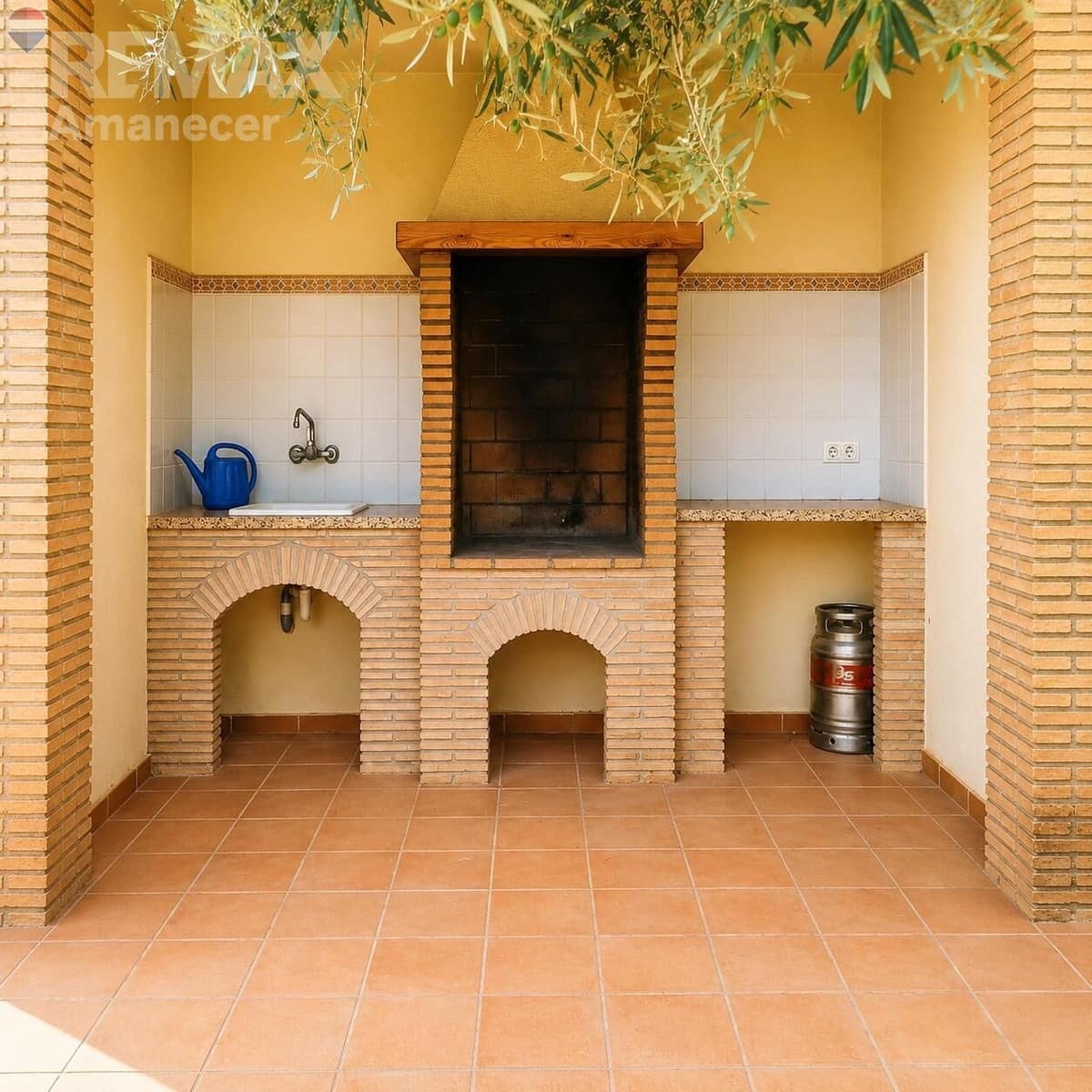 5 bedroom Villa for sale in Denia with pool garage - € 790,000 (Ref: 9938210)
