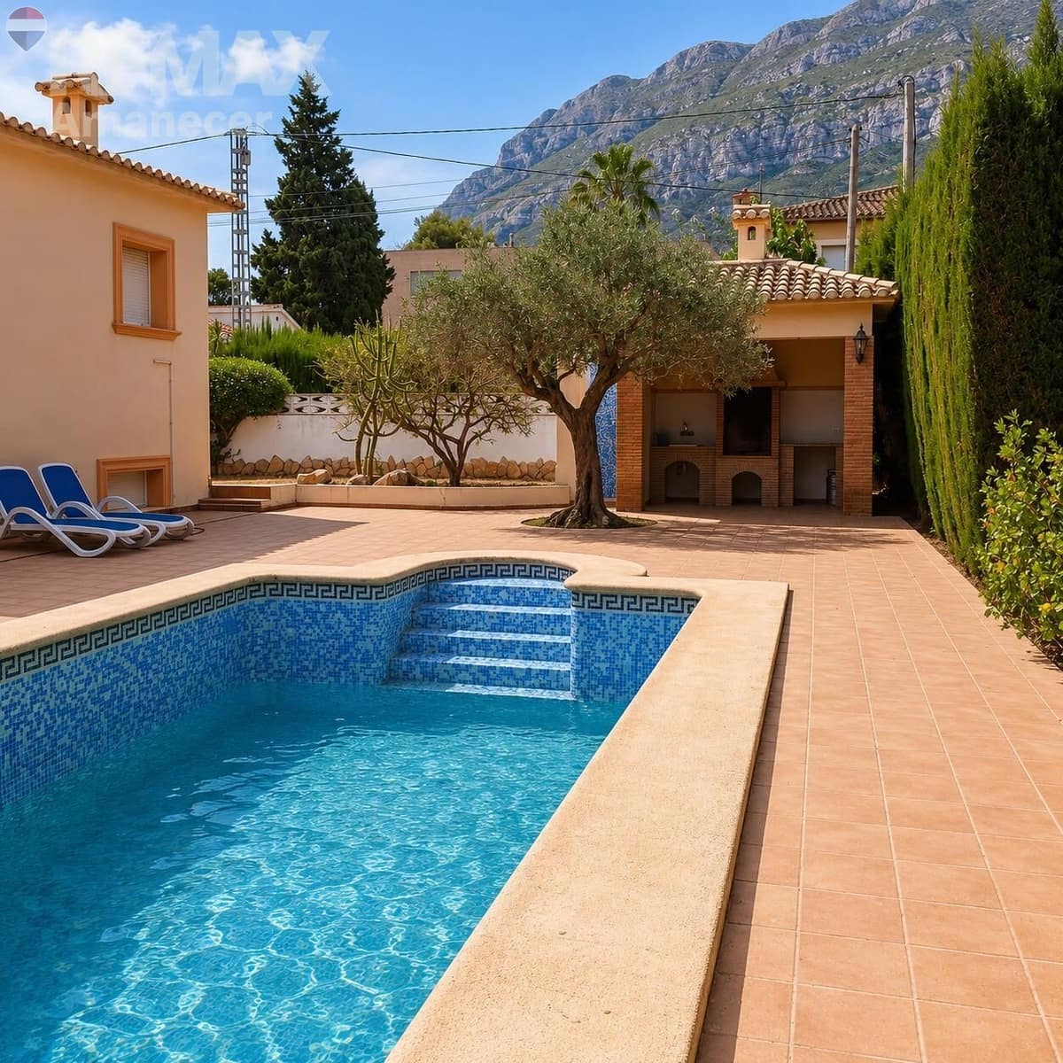 5 bedroom Villa for sale in Denia with pool garage - € 790,000 (Ref: 9938210)