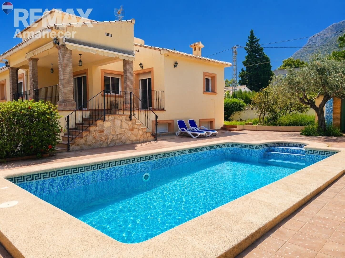 5 bedroom Villa for sale in Denia with pool garage - € 790,000 (Ref: 9938210)