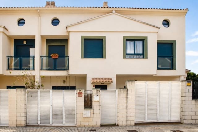 4 Zimmer Reihenhaus zu verkaufen in Gandia mit Pool - 325.000 € (Ref: 9942534)