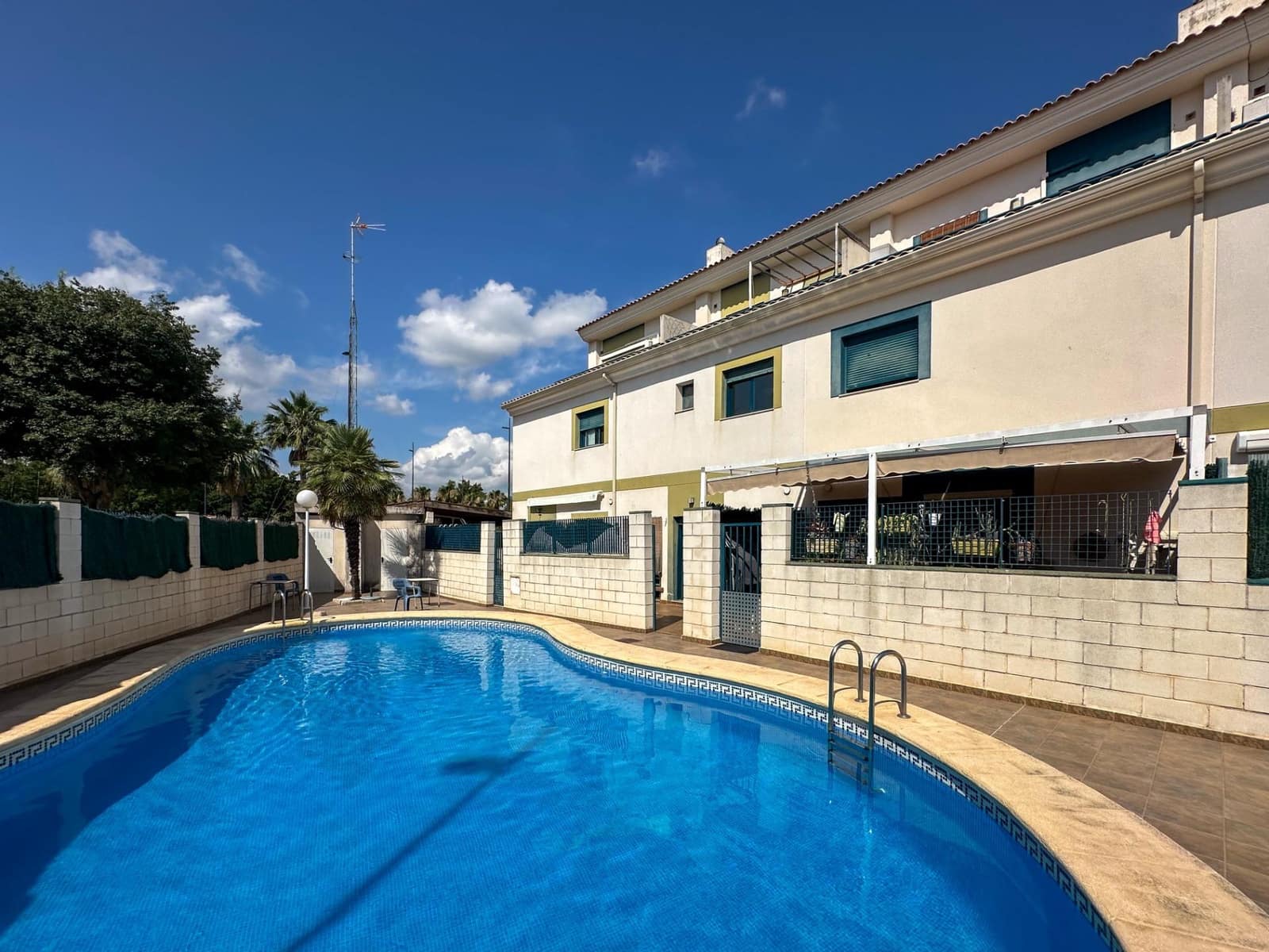 4 bedroom Terraced Villa for sale in Gandia with pool - € 325,000 (Ref: 9942534)
