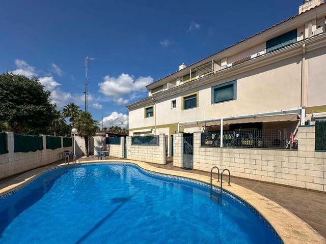 4 Zimmer Reihenhaus zu verkaufen in Gandia mit Pool - 325.000 € (Ref: 9942534)