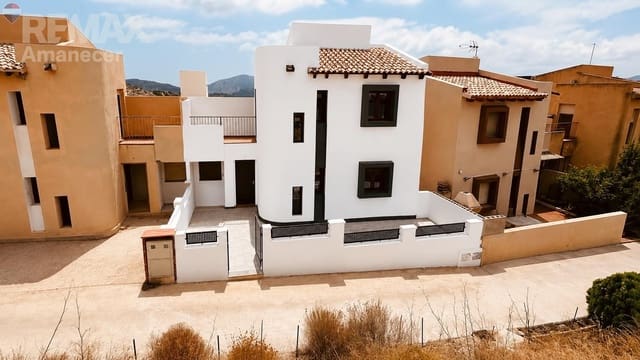 4 soveværelse Semi-Rækkehus til salg i Relleu med garage - € 240.000 (Ref: 9945722)
