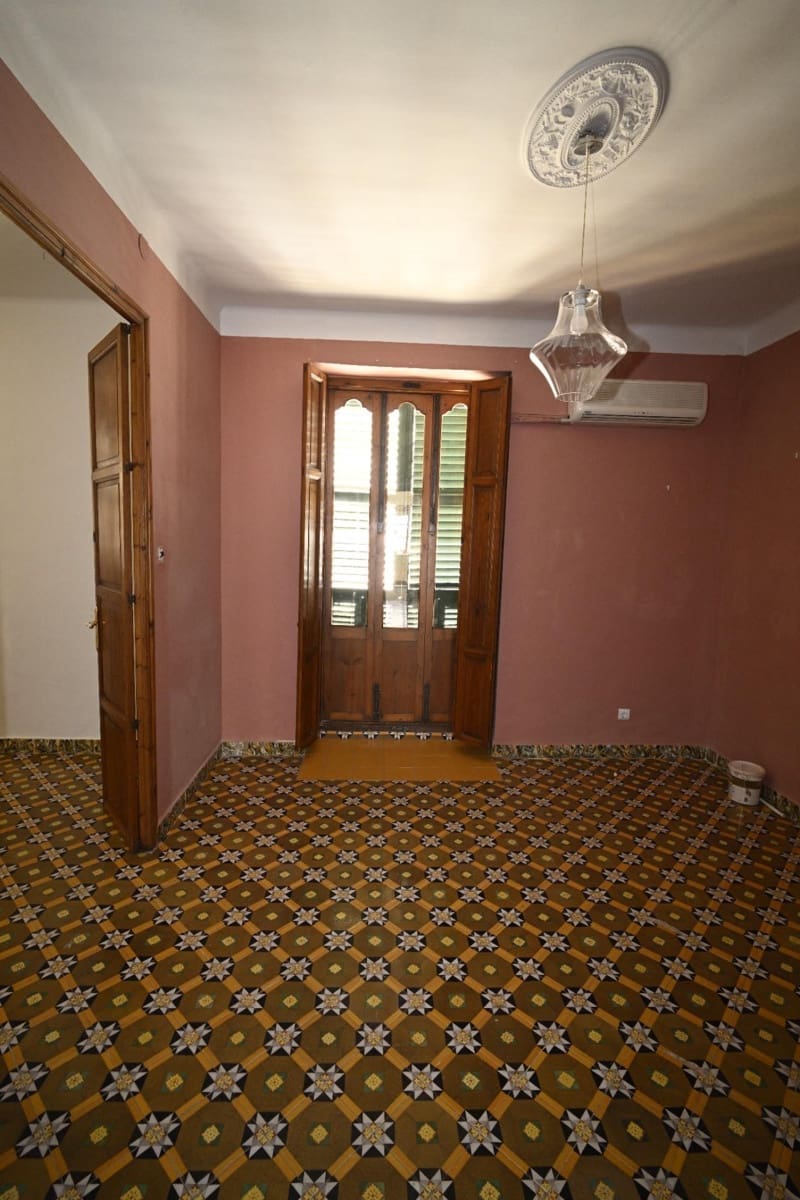 6 bedroom Commercial for sale in Denia - € 850,000 (Ref: 9949809)