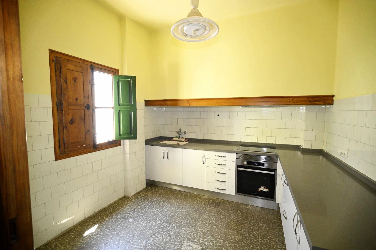 6 bedroom Commercial for sale in Denia - € 850,000 (Ref: 9949809)