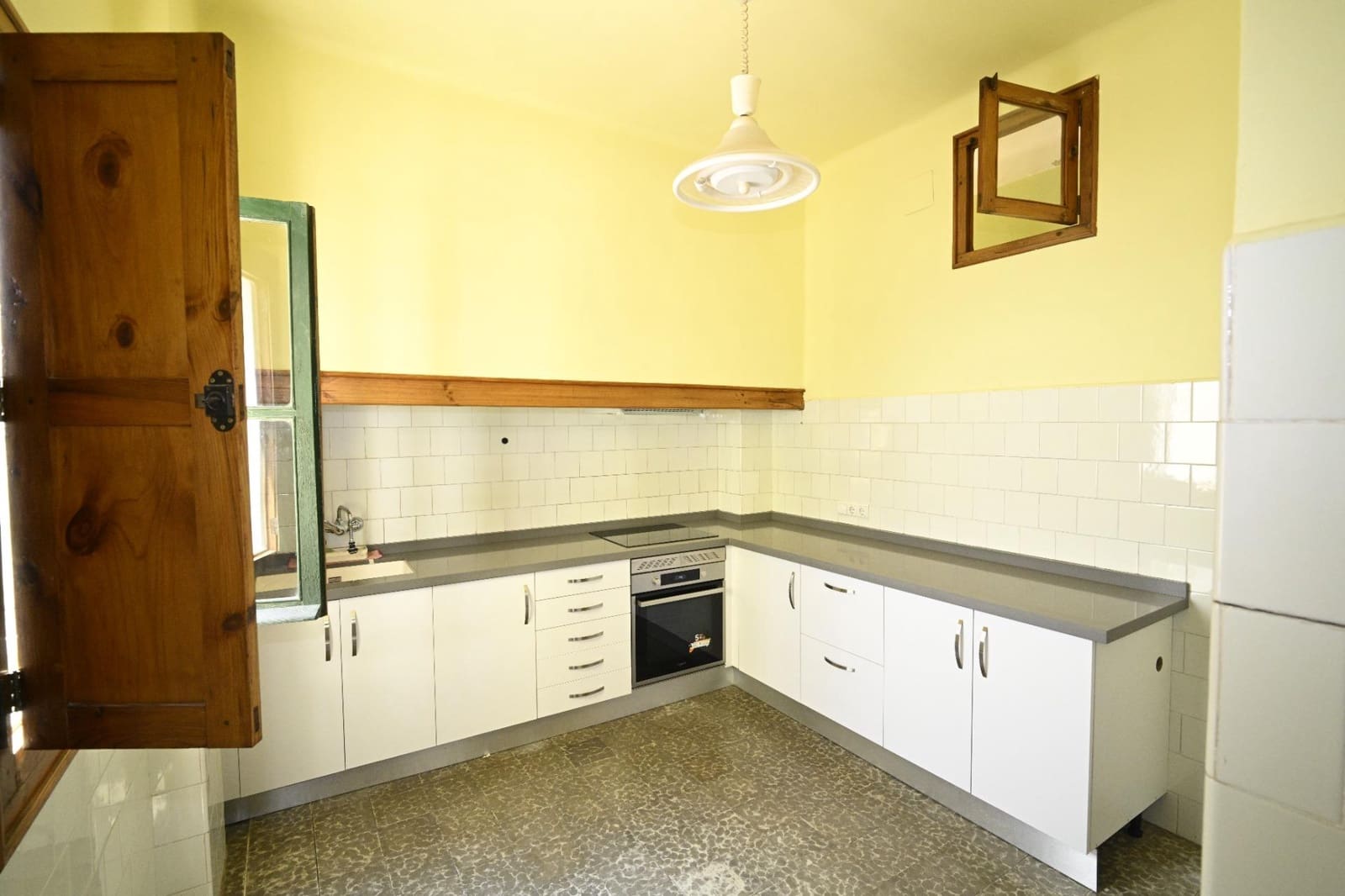 6 bedroom Commercial for sale in Denia - € 850,000 (Ref: 9949809)