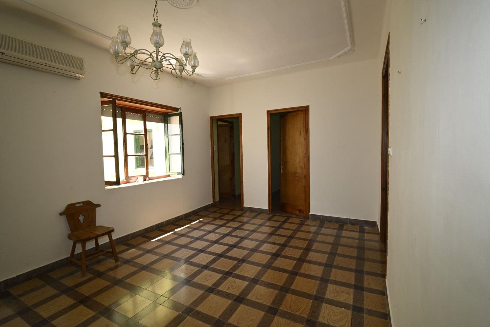 6 bedroom Commercial for sale in Denia - € 850,000 (Ref: 9949809)