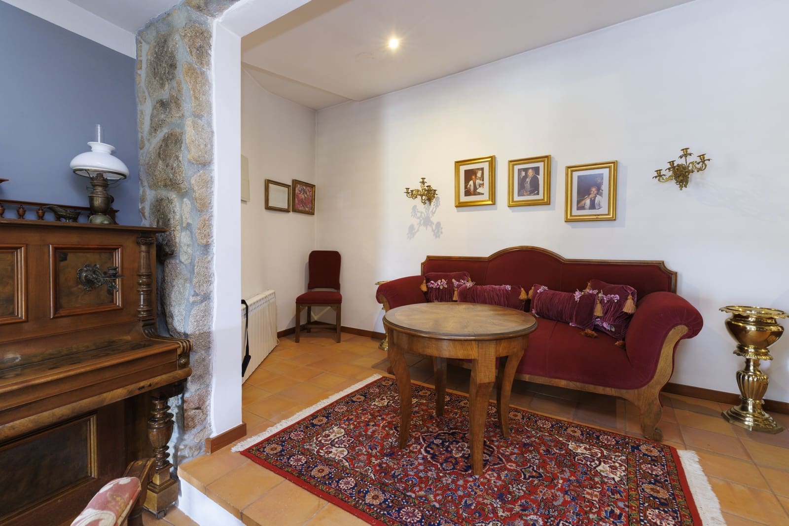 4 sypialnia Finka/Dom wiejski na sprzedaż w O Carballino z garażem - 1 350 000 € (Ref: 10162534)