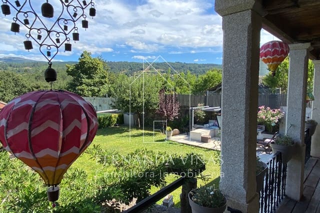 3 bedroom Townhouse for sale in Mondariz with pool - € 425,000 (Ref: 9035081)