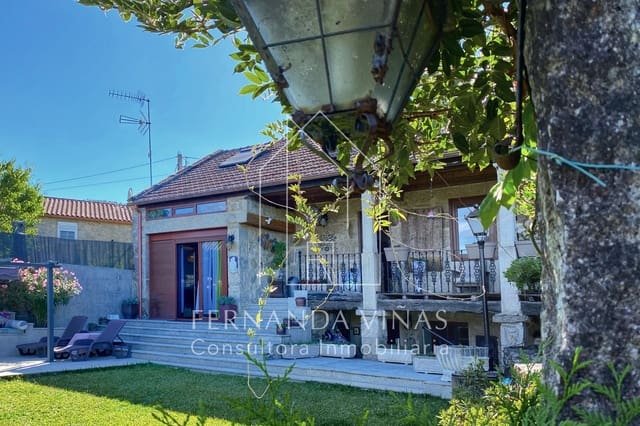 3 bedroom Townhouse for sale in Mondariz with pool - € 425,000 (Ref: 9035081)