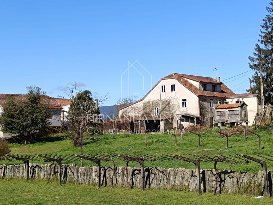 4 bedroom Townhouse for sale in Soutomaior with garage - € 260,000 (Ref: 9772489)