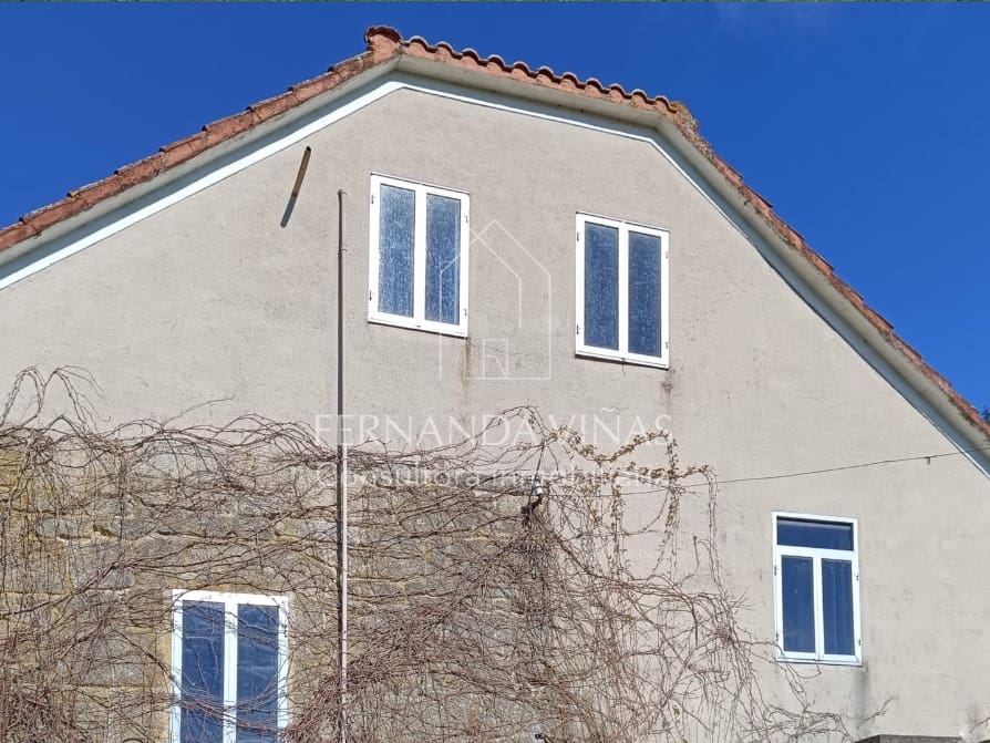 4 bedroom Townhouse for sale in Soutomaior with garage - € 260,000 (Ref: 9772489)