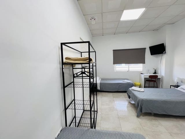25 slaapkamer Hotel te koop in La Nucia Pueblo  , La Nucia - € 1.650.000 (Ref: 10047513)